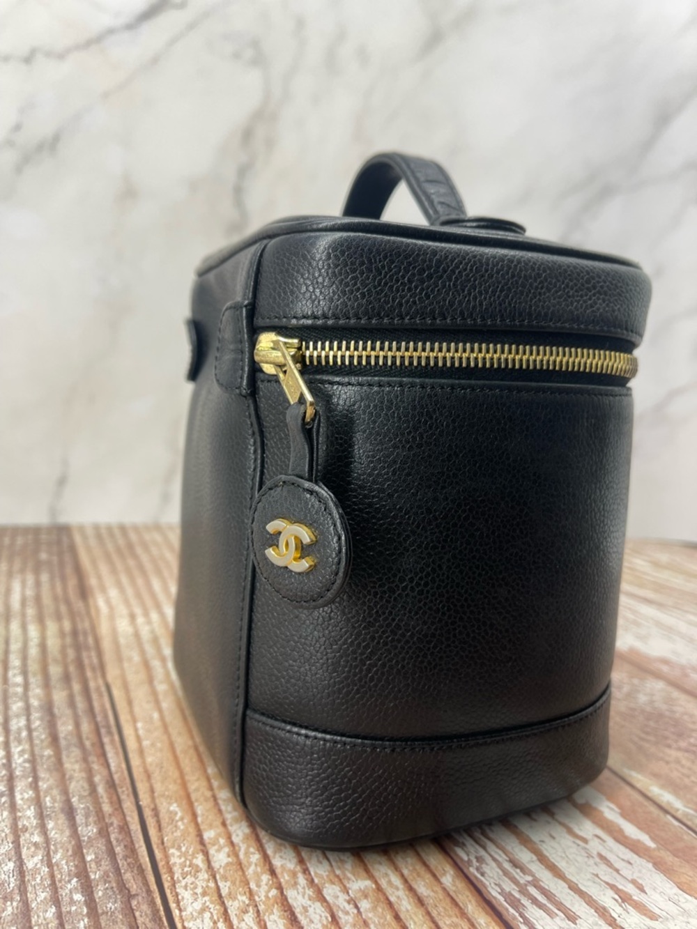 AUTHENTIC Chanel Vintage Black Caviar CC Tall Timeless Vanity Case - Picture 9 of 17